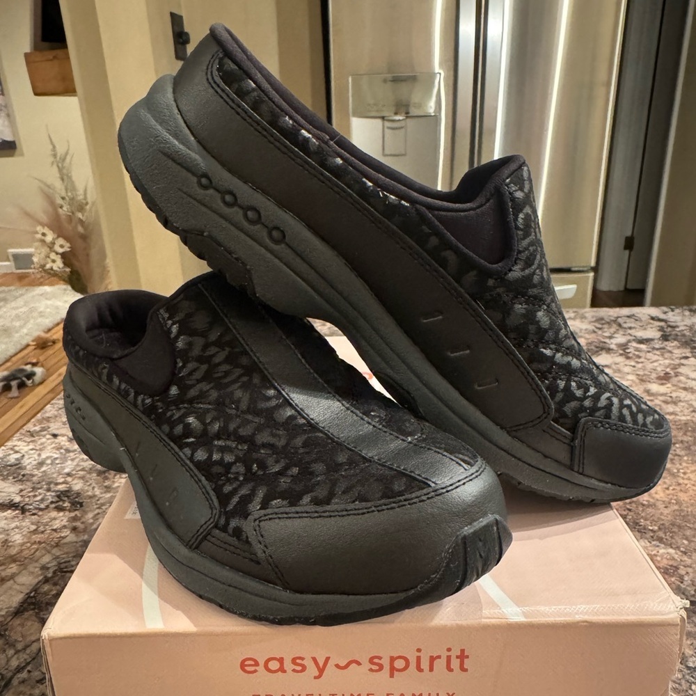 Easy Spirit Black and Gray Patterned Mules